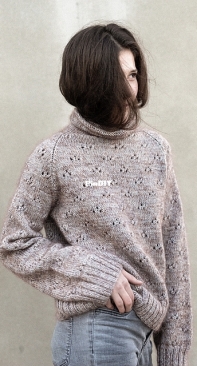 Foxy steps sweater by Neringa Ruke