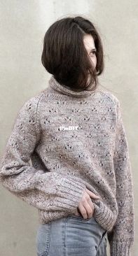 Foxy steps sweater by Neringa Ruke