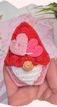 Toys Master - Lyubov Volkova - Gnome in Love