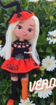 Magdamgul Toys - Veronica - English