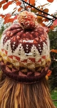 Kaleidoscope Hat - by Alessia & Fabia Taverna - Knitting For Breakfast - English French Italian Spanish