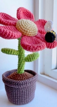 Erin May Crochet - Bumble Blossom - Flor Vermelha - Portuguese - Translated