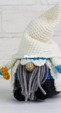 Winding Road Crochet - Lindsey Dale - Scientist Gnome - Free