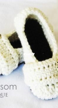 Yarn Blossom Boutique - Melissa Bradley - Cozy Womens House Slippers