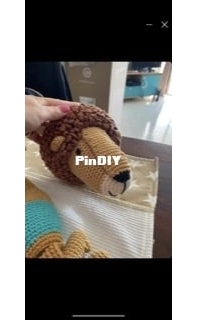 Amigurumi lion