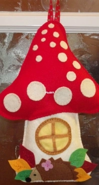 Felt door hanger