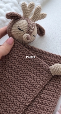 Crochet Street Pattern - Vinera Eyer - Vinera Kapustkina / Oxana - Deer Lovey