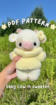Wendy Crochets - Baby Cow In Sweater - English