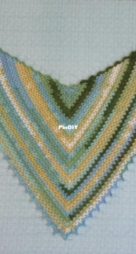 Kimberly Slifer - The V-eekender Scarf Shawlette - Free