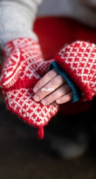 Colourwork Club 2020: Bellfield Hat, Broughton mittens, Brunstane Cowl by Ysolda Teague