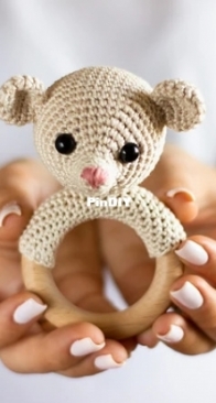 Crochet Street Pattern - Vinera Eyer - Vinera Kapustkina / Oxana - Rattle Mouse - Free