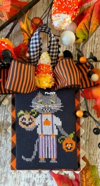 Stitching With the Housewives - Halloween Ornaments - Catoween Cal