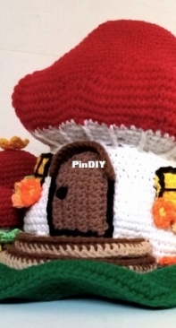 Woolaymo - Mariya Stany - Mushroom House