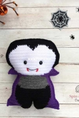 Spin a Yarn Crochet - Jillian Hewitt  - Vampire Amigurumi - Free