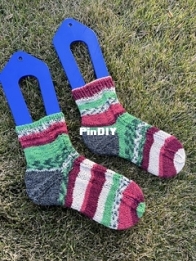 Spiky Socks by Amy Kate Sutherland - The Graceful Tangle