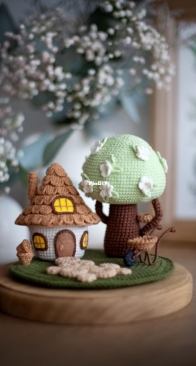 Dorogina Toys - Knitted World by Elena - Elena Dorogina - Little house by the Tree - English