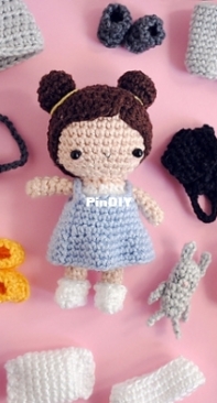 The Wandering Deer - Vivika Vaine - Mini Dress up Dolls