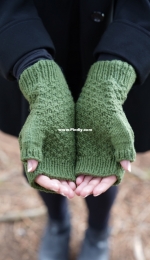 Moss Stitch Fingerless Mitts by Cascade Yarns Design Team - Free