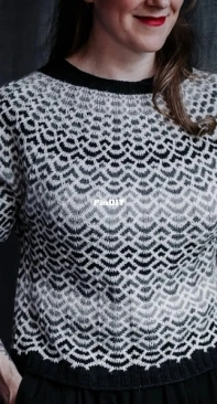 Miara Sweater by Renée Callahan in English
