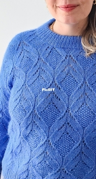 Poetic pullover by Sari Nordlund