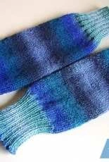 HeartyCrafty-  Ocean Blues Legwarmers by Aniko Heart -Free