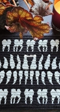 Sixel Design - Alexis Sixel - Teeth Mosaic Crochet Pattern