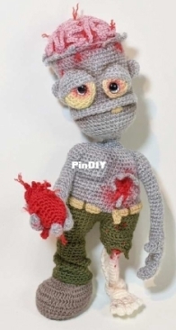 Cottontail and Whiskers - Bea King - Zed the Zombie  - Zed el Zombi - Spanish