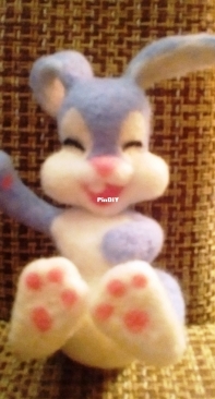 Happy bunny - needle felting