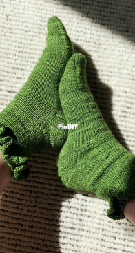 Elvirita Socks by La Oriana