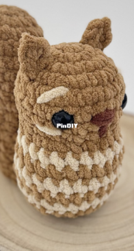 Yarnsmiths - Hooked on Candy - Candy Downs - Peanut the Squirrel - Free