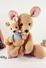 Sweet Oddity Art - Carolyne Brodie - Kangaroo and Joey