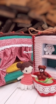 Creations Miracle Toys - Olga Kremleva - Doll and her Dollhouse