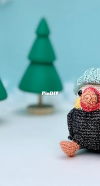 Sarah Dee Crochet - Sarah Prather - Mini Muffin the Chubby Puffin - Free