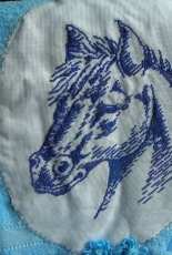 Tête cheval brodée sur essuie de bain(mon travail)