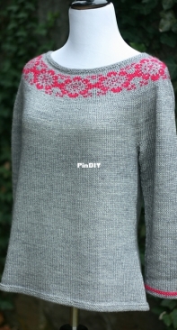 Dancing Queen Pullover by Casapinka