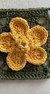 Made by Lisek - Anna Lisek - Buttercup granny square - Free