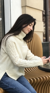 Arabesque sweater by Natalia Aksyonova - Russian