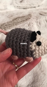 Yarns N Nobles - Possum - Free