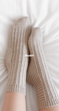 Piano Socks by Svetlana Mukhametshina (dari.teplo.74) - Russian