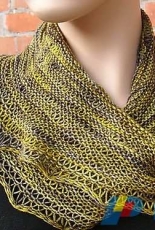 Knothole Moebius Cowl by Mone Dräger-Free