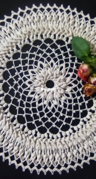 Nelly Klos - Astarte Doily - English
