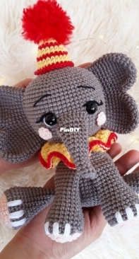 Amor de amigurumi - Caren Alessandra Kluska - Lêlefanta - Portuguese