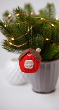 Mini Crochet Zoo - Scandistyle Dolls - Nadezhda Iukhlina - Tiny House Christmas Tree Ornament