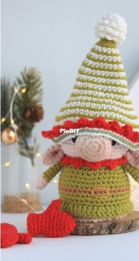 Pam Gnomes - Pam Pino Design - Nazeli Mkrtchyan-Tadevosyan - Holiday Elf