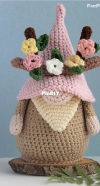 Pam Pino Design - Nazeli Mkrtchyan-Tadevosyan - Deer Gnome