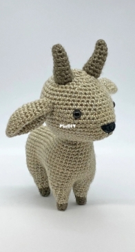 Kamidake Fiber Arts - Julie Chen - Vincent van Goat Amigurumi Plush - English