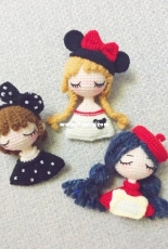 M Handmade - Girl brooch - Chinese