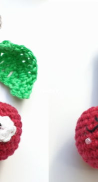 Dat Yarns Design - Anja Schacht - Cherries keychain - Kirschen Baumler - German - Free