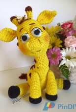 Hollys Hobbies - Holly McNevan - Paisley the Giraffe