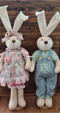 Atelie Monica Costa - Coelhos Theodora e Tomas - Portuguese